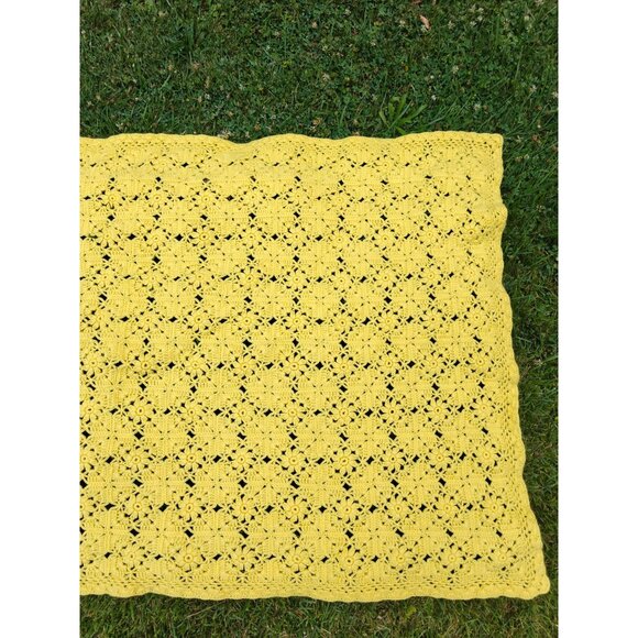 Vintage Handmade Yellow Crochet Blanket Floral Granny Square 35"x60" Clean - Picture 7 of 8
